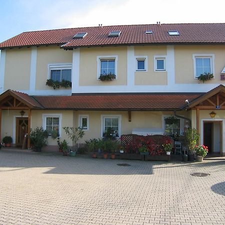 Frühstückspension Kölich Klagenfurt am Woerthersee Exterior foto